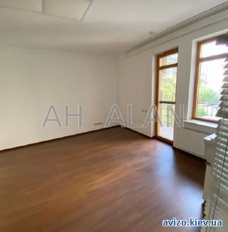 Сдается офисное помещение, ст.м. Дворец Спорта