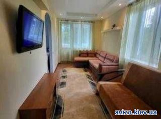 Сдаю <a class='adt__geo' href='/nerukhomist/orenda-kvartyr-budynkiv/kvartyry/kyiv-misto/q-1-кімнатні/'>1 кімната</a>-комнатную квартиру