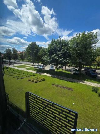 <a class='adt__geo' href='/nerukhomist/prodazh-kvartyr-budynkiv/kvartyry/kyiv-misto/q-1-кімнатні/'>1 кімната</a>-комнатная квартира