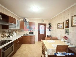 <a class='adt__geo' href='/nerukhomist/prodazh-kvartyr-budynkiv/kvartyry/kyiv-misto/q-3-кімнатні/'>3 кімнати</a>-комнатная квартира, ст.м. Минская