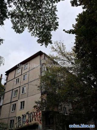 <a class='adt__geo' href='/nerukhomist/prodazh-kvartyr-budynkiv/kvartyry/kyiv-misto/q-1-кімнатні/'>1 кімната</a>-комнатная квартира