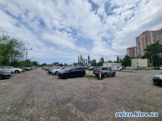 Сдаю паркоместо, ст.м. Академгородок