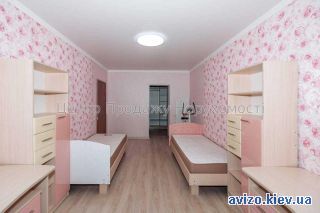 Продажа <a class='adt__geo' href='/nerukhomist/prodazh-kvartyr-budynkiv/kvartyry/kyivska-oblast/q-3-кімнатні/'>3 кімнати</a>-комнатной квартиры, Софиевская Борщаговка