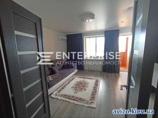 <a class='adt__geo' href='/nerukhomist/prodazh-kvartyr-budynkiv/kvartyry/kyivska-oblast/q-3-кімнатні/'>3 кімнати</a>-комнатная квартира