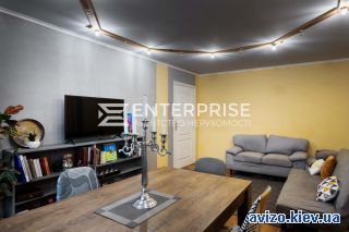 Продается <a class='adt__geo' href='/nerukhomist/prodazh-kvartyr-budynkiv/kvartyry/kyiv-misto/q-багатокімнатні/'>5 кімнат</a>-комнатная квартира, ст.м. Святошино