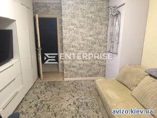 Продажа <a class='adt__geo' href='/nerukhomist/prodazh-kvartyr-budynkiv/kvartyry/kyiv-misto/q-3-кімнатні/'>3 кімнати</a>-комнатной квартиры, ст.м. Нивки