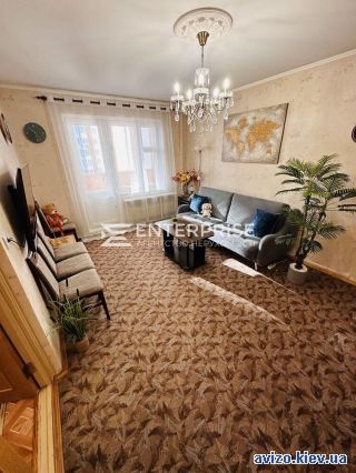 Продам <a class='adt__geo' href='/nerukhomist/prodazh-kvartyr-budynkiv/kvartyry/kyiv-misto/q-4-кімнатні/'>4 кімнати</a>-комнатную квартиру, ст.м. Позняки