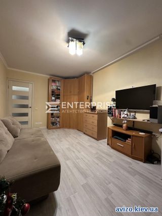 Продам <a class='adt__geo' href='/nerukhomist/prodazh-kvartyr-budynkiv/kvartyry/kyiv-misto/q-1-кімнатні/'>1 кімната</a>-комнатную квартиру