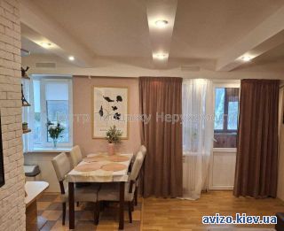 Продается <a class='adt__geo' href='/nerukhomist/prodazh-kvartyr-budynkiv/kvartyry/kyiv-misto/q-2-кімнатні/'>2 кімнати</a>-комнатная квартира, ст.м. Дорогожичи