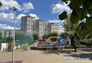 <a class='adt__geo' href='/nerukhomist/prodazh-kvartyr-budynkiv/kvartyry/kyivska-oblast/q-3-кімнатні/'>3 кімнати</a>-комнатная квартира, Вишневое