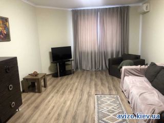 Сдам <a class='adt__geo' href='/nerukhomist/orenda-kvartyr-budynkiv/kvartyry/kyiv-misto/q-1-кімнатні/'>1 кімната</a>-комнатную квартиру