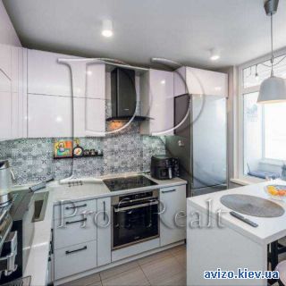 Продаю <a class='adt__geo' href='/nerukhomist/prodazh-kvartyr-budynkiv/kvartyry/kyiv-misto/q-1-кімнатні/'>1 кімната</a>-комнатную квартиру, ст.м. Харьковская