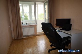 Сдаю <a class='adt__geo' href='/nerukhomist/orenda-kvartyr-budynkiv/kvartyry/kyiv-misto/q-2-кімнатні/'>2 кімнати</a>-комнатную квартиру