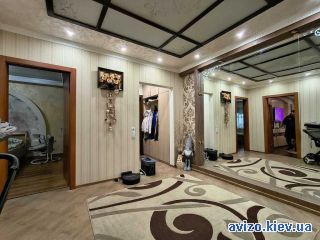 <a class='adt__geo' href='/nerukhomist/prodazh-kvartyr-budynkiv/kvartyry/kyiv-misto/q-3-кімнатні/'>3 кімнати</a>-комнатная квартира