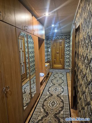 Сдаю <a class='adt__geo' href='/nerukhomist/orenda-kvartyr-budynkiv/kvartyry/kyiv-misto/q-3-кімнатні/'>3 кімнати</a>-комнатную квартиру