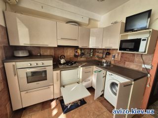 Сдаю <a class='adt__geo' href='/nerukhomist/orenda-kvartyr-budynkiv/kvartyry/kyiv-misto/q-2-кімнатні/'>2 кімнати</a>-комнатную квартиру, ст.м. Дорогожичи