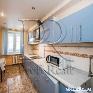 Продаю <a class='adt__geo' href='/nerukhomist/prodazh-kvartyr-budynkiv/kvartyry/kyiv-misto/q-3-кімнатні/'>3 кімнати</a>-комнатную квартиру, ст.м. Печерская