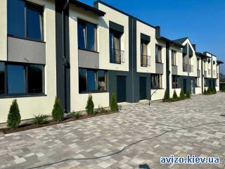 <a class='adt__geo' href='/nerukhomist/prodazh-kvartyr-budynkiv/kvartyry/kyivska-oblast/q-3-кімнатні/'>3 кімнати</a>-комнатная квартира, Гатное