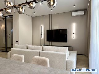 Продается дом, ст.м. Славутич