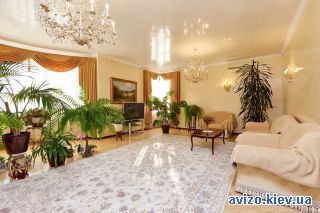 <a class='adt__geo' href='/nerukhomist/prodazh-kvartyr-budynkiv/kvartyry/kyiv-misto/q-3-кімнатні/'>3 кімнати</a>-комнатная квартира, ст.м. Печерская