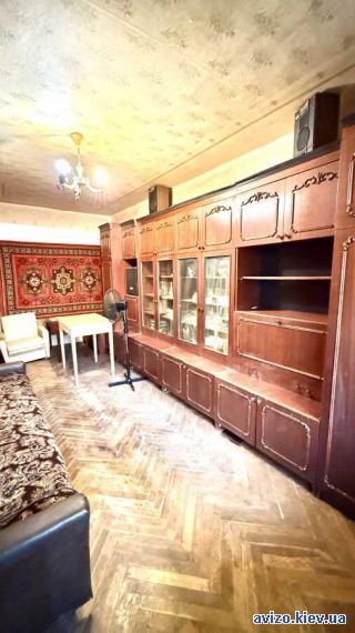 <a class='adt__geo' href='/nerukhomist/prodazh-kvartyr-budynkiv/kvartyry/kyivska-oblast/q-1-кімнатні/'>1 кімната</a>-комнатная квартира, Бровары