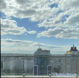 Продаю <a class='adt__geo' href='/nerukhomist/prodazh-kvartyr-budynkiv/kvartyry/kyiv-misto/q-багатокімнатні/'>5 кімнат</a>-комнатную квартиру