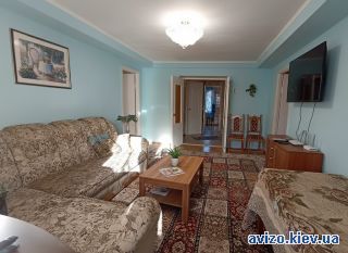  Киев. 4-комнатная квартира. Бул.Л. Украинки,9. Центр. Метро Печерская 5 мин. Длительно, посуточно 