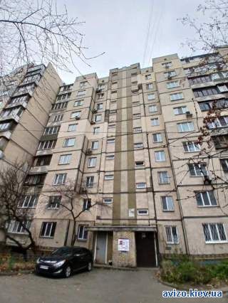 2кім. Панча, 2, недорого під ремонт продам