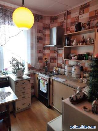 Продам 3х кімнатну квартиру з гарним краєвидом по вул Івана Кожедуба