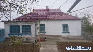 Продається затишний будинок в с. Шкарівка