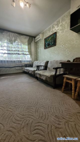Аренда <a class='adt__geo' href='/nerukhomist/orenda-kimnat/kyiv/q-багатокімнатні/'>5 кімнат</a>-комнатной комнаты, ст.м. Шулявская