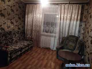 Сдам <a class='adt__geo' href='/nerukhomist/orenda-kimnat/kyiv/q-3-кімнатні/'>3 кімнати</a>-комнатную комнату