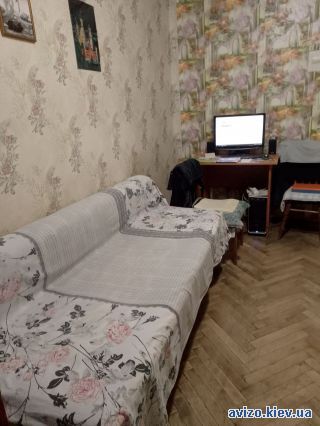 Сдается <a class='adt__geo' href='/nerukhomist/orenda-kimnat/kyiv/q-3-кімнатні/'>3 кімнати</a>-комнатная комната