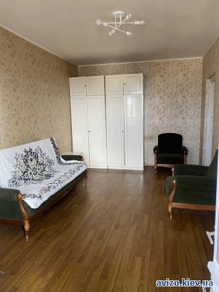 <a class='adt__geo' href='/nerukhomist/prodazh-kvartyr/kyiv/q-2-кімнатні/'>2 кімнати</a>-комнатная квартира, ст.м. Святошино