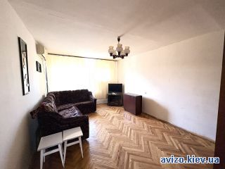 <a class='adt__geo' href='/nerukhomist/prodazh-kvartyr/kyiv/q-3-кімнатні/'>3 кімнати</a>-комнатная квартира, ст.м. Контрактовая площадь