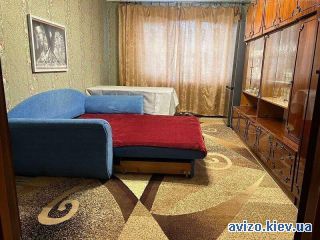 Продается <a class='adt__geo' href='/nerukhomist/prodazh-kvartyr/kyiv/q-3-кімнатні/'>3 кімнати</a>-комнатная квартира, ст.м. Черниговская