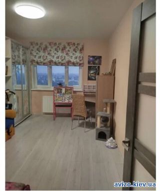 Продается <a class='adt__geo' href='/nerukhomist/prodazh-kvartyr/kyiv/q-3-кімнатні/'>3 кімнати</a>-комнатная квартира, ст.м. Дарница
