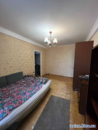 <a class='adt__geo' href='/nerukhomist/prodazh-kvartyr/kyiv/q-1-кімнатні/'>1 кімната</a>-комнатная квартира, ст.м. Оболонь
