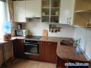 Сдаю <a class='adt__geo' href='/nerukhomist/orenda-kvartyr-dovhostrokovo/kyiv/q-3-кімнатні/'>3 кімнати</a>-комнатную квартиру