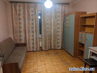 Сдается <a class='adt__geo' href='/nerukhomist/orenda-kimnat/kyiv/q-3-кімнатні/'>3 кімнати</a>-комнатная комната, ст.м. Академгородок