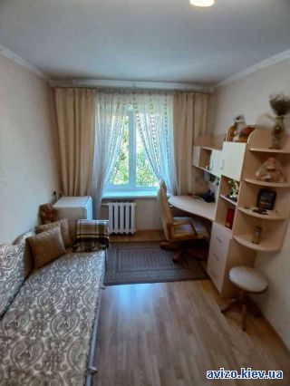 Сдам <a class='adt__geo' href='/nerukhomist/orenda-kimnat/kyiv/q-2-кімнатні/'>2 кімнати</a>-комнатную комнату