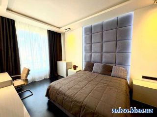 Сдаю <a class='adt__geo' href='/nerukhomist/orenda-kvartyr-dovhostrokovo/kyiv/q-3-кімнатні/'>3 кімнати</a>-комнатную квартиру, ст.м. Дворец Украина