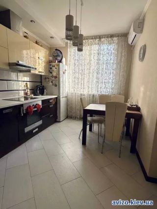 Продам <a class='adt__geo' href='/nerukhomist/prodazh-kvartyr/kyiv/q-1-кімнатні/'>1 кімната</a>-комнатную квартиру