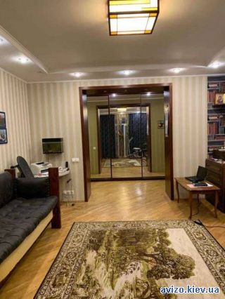 <a class='adt__geo' href='/nerukhomist/prodazh-kvartyr/kyiv/q-3-кімнатні/'>3 кімнати</a>-комнатная квартира