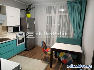 Продается <a class='adt__geo' href='/nerukhomist/prodazh-kvartyr/kyiv/q-3-кімнатні/'>3 кімнати</a>-комнатная квартира, ст.м. Нивки