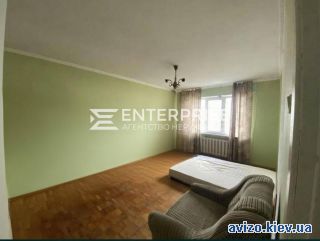 <a class='adt__geo' href='/nerukhomist/prodazh-kvartyr/kyiv/q-2-кімнатні/'>2 кімнати</a>-комнатная квартира