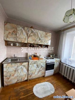 Продам <a class='adt__geo' href='/nerukhomist/prodazh-kvartyr/kyiv/q-3-кімнатні/'>3 кімнати</a>-комнатную квартиру