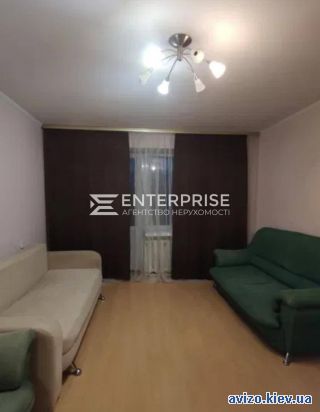 Продажа <a class='adt__geo' href='/nerukhomist/prodazh-kvartyr/kyiv/q-3-кімнатні/'>3 кімнати</a>-комнатной квартиры, ст.м. Контрактовая площадь