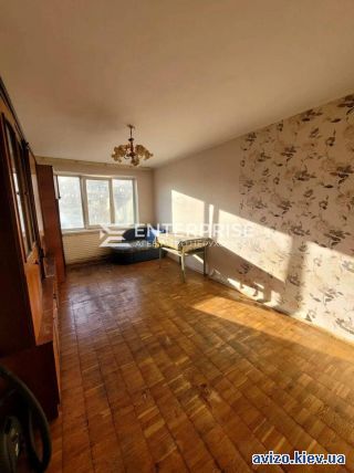 Продам <a class='adt__geo' href='/nerukhomist/prodazh-kvartyr/kyiv/q-1-кімнатні/'>1 кімната</a>-комнатную квартиру, ст.м. Левобережная