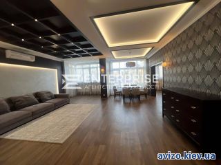 Сдам <a class='adt__geo' href='/nerukhomist/orenda-kvartyr-dovhostrokovo/kyiv/q-3-кімнатні/'>3 кімнати</a>-комнатную квартиру, ст.м. Дорогожичи